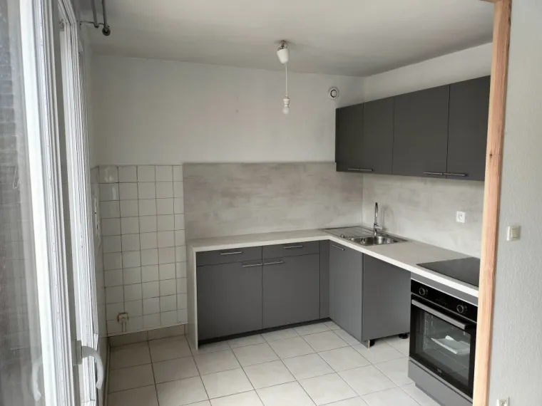 Pose de cuisine sur mesure à Fontaine, Saint-Quentin-sur-Isère, SBMA Menuiserie Agencement
