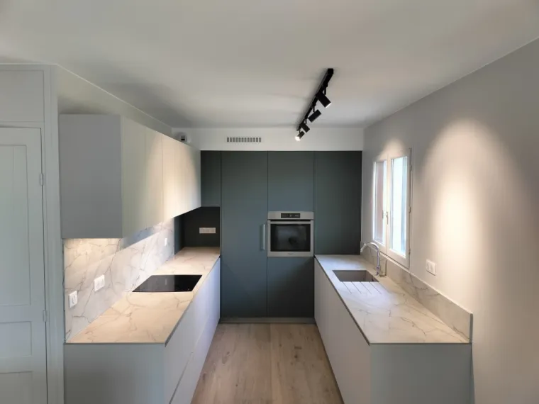Pose de cuisine sur mesure à Vourey, Saint-Quentin-sur-Isère, SBMA Menuiserie Agencement