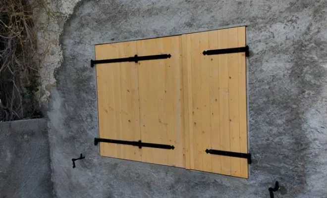 Installation de volet battant bois, Saint-Quentin-sur-Isère, SBMA Menuiserie Agencement